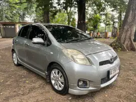 TOYOTA YARIS  E AT 2013