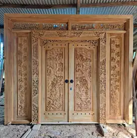 Pintu ukir gebyiok