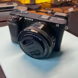 Sony A6300 dengan Lensa Kit 16-50