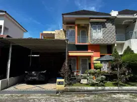 Dijual Rumah Mewah 2 Lantai Dekat Kampus UIR Marpoyan Pekanbaru