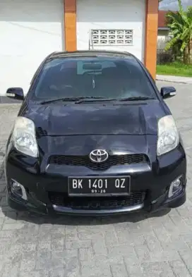 (DP 48JT) Toyota Yaris E 1.5 A/T 2011 Hitam