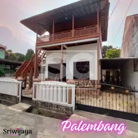 Dikontrakkan / di jual Rumah 2 Lantai Kenten Permai, LB 90/143 m2