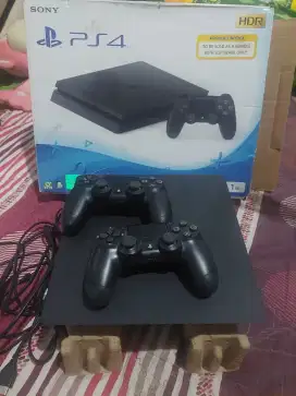 Jual ps 4  pemakaian pribadi