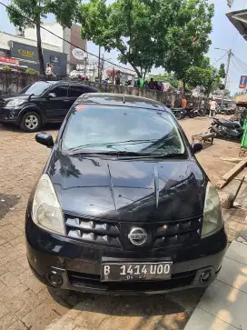 Dijual Nissan Grand Livina SV 2012 Matic