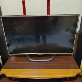 Televisi TV LG 42 inch Digital Kondisi Bagus dan mulus