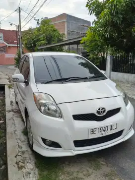 Toyota yaris matic 2011 akhir istimewa