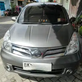 Nissan Grand Livina (2013)