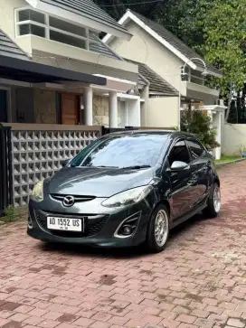 Mazda2 2 R matic 2012 AT Abu-Abu Kredit Murah Garansi Brio Fiesta Agya