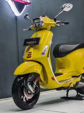 Odo 7rb Simpenan!!Vespa Sprint S 150cc 2021 Yellow Plat Jatim-Mustika