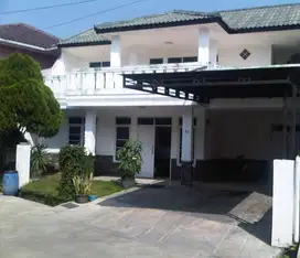 Rumah siap huni 2 Lt komplek Istana Kawaluyaan Soekarno Hatta