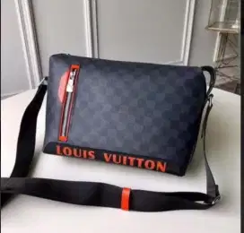 Louis Vuitton Tas Selempang Unisex