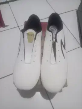 Jual aja sepatu bola sepak