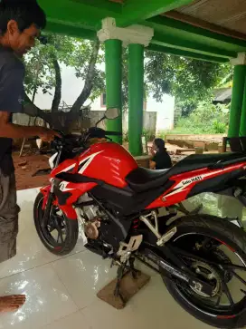 Dijual Honda CB150R