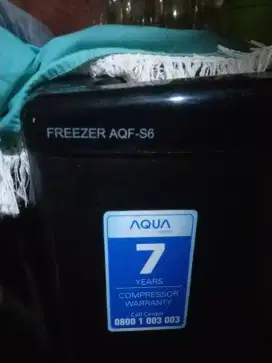 Freezer aqua bekas