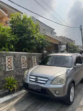 CR-V 2005 Abu Abu Metalik Tahun 2005