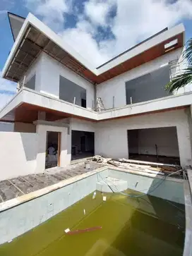 Dijual Villa Baru 2 Lantai Dengan Kolam Renang di Canggu