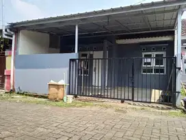 Dijual Rumah Seken 15 Menit ke Stasiun Bojong Gede Free Renov J-27600