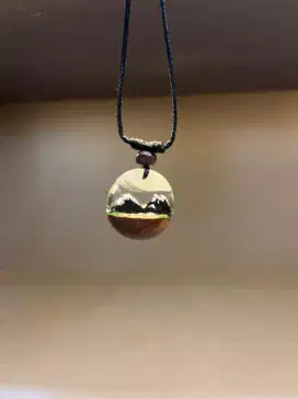 Kalung motif gunung