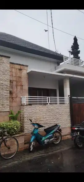 Di kontrakan rumah jalan Tukad Balian, Denpasar, Bali