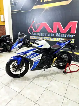 YAMAHA R25 2cilinder km rendah 8rb.  Anugerah Motor rungkut tengah 81