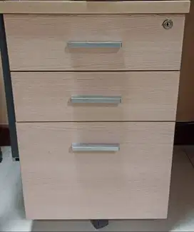 Laci Warna Broken White ke Creaman