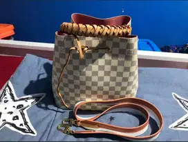 Tas Louis Vuitton wanita