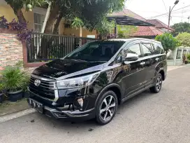 Innova Venturer 2.4 AT KM Low 2021