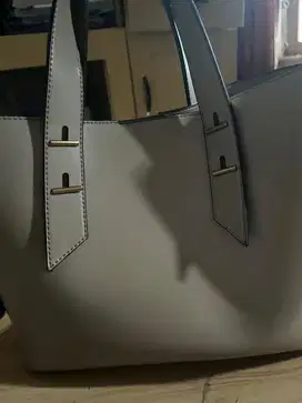 Tas charles and keith asli tapi bekas