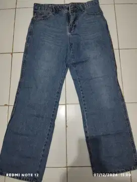 Celana jeans jiniso