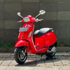 Vespa Sprint IGET ABS FACELIFT 150 ie tahun 2019 warna MERAH