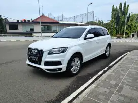 Audi Q7 Quattro 3.0 limited edition full spek terawat sekali