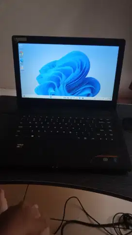 Leptop lenovo g41 AMD A8