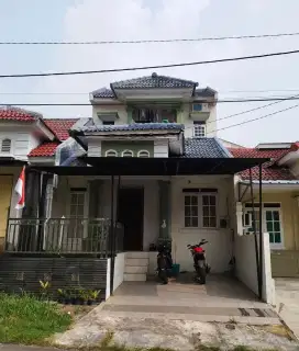 DIJUAL RUMAH 2 LANTAI,LIPPO CIKARANG.
