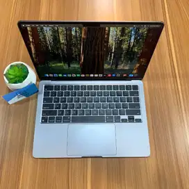 MACBOOK AIR CHIP M3 RAM 8GB SSD 256GB SECOND/BEKAS