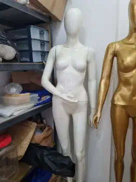 Manekin wanita full body gold dan putih/ patung