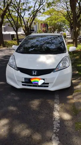 Honda Jazz Matic Putih tahun 2012