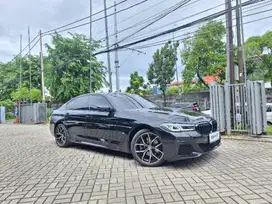 [OLX Mobbi] BMW 520i 2.0 M Sport Bensin-AT 2023 Hitam