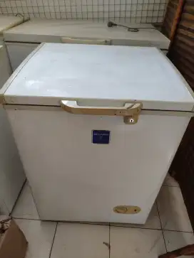 Freezer Box Sharp 100 Liter