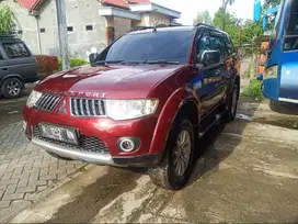 Mitsubishi Pajero exceed merah mutiara