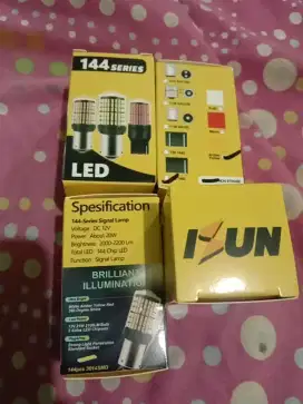 Lampu LED sein mobil