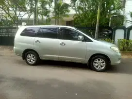 Toyota Kijang Innova 2005 Bensin