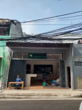 Disewakan Kios di pinggir jalan cikini