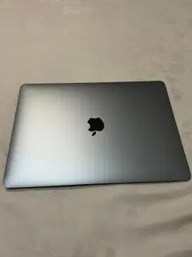 MACBOOK AIR 2020 INTEL CORE i3 - SSD 256 GB (BEKAS MULUS - SIAP PAKAI)