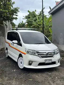 NISSAN SERENA 2.0 HWS 2014 AT