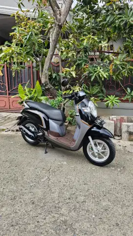 HONDA SCOOPY FI CBS ISS STYLISH BLACK PAJAK HIDUP