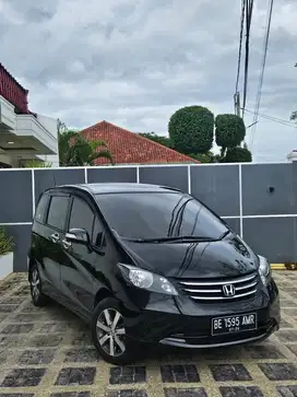 Honda freed 2011 psd 1.5 metik full istimewah yuk gass tinggal pakai