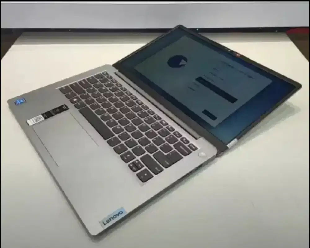 Lenovo Ideapad 1 N4020 Ram 8GB ssd 256gb fulsett
