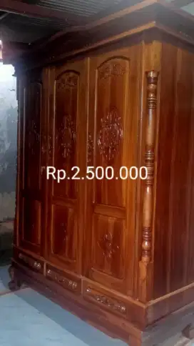 Lemari kayu jati 3 pintu bekas Dramaga Pratama bogor