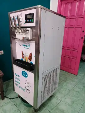 Mesin soft es krim / soft ice cream machine