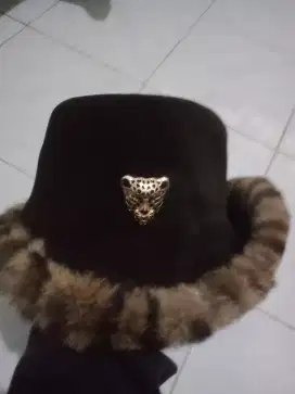 Topi fashion unik